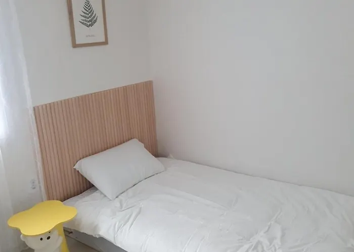 Cozy Moment In Seoul 2-Min Walk From Sangwangsimni Station Luggage Storage & Welcome Dessert Villa Seoul